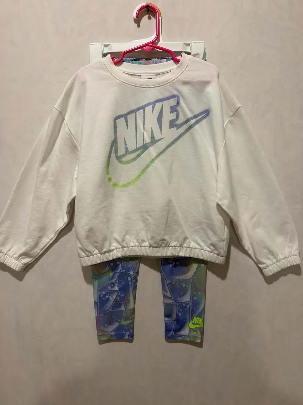Nike Girls Long Sleeve Crewneck Sweatshirt and Leggings 2-Piece Set